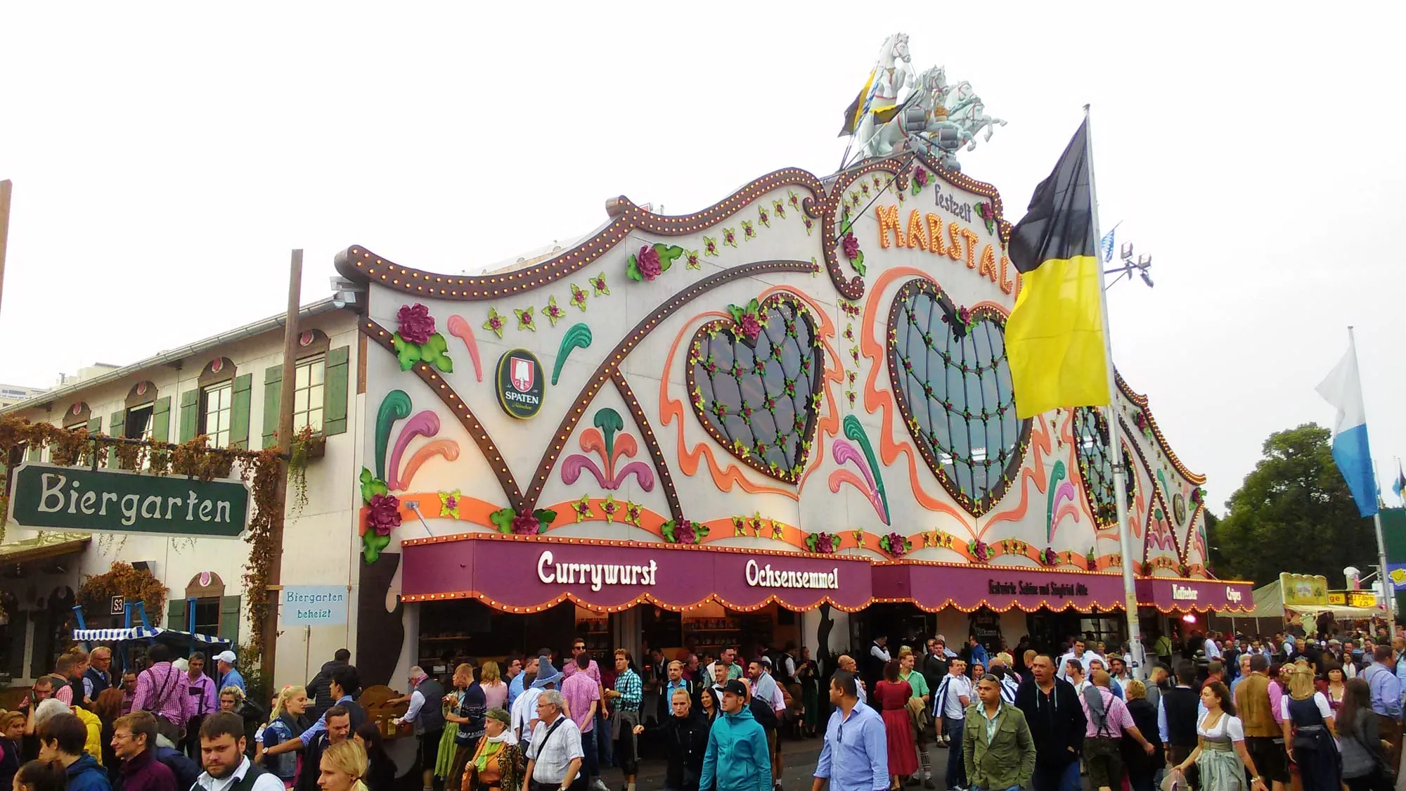 I tendoni dell’Oktoberfest sulla Theresienwiese a Monaco di Baviera